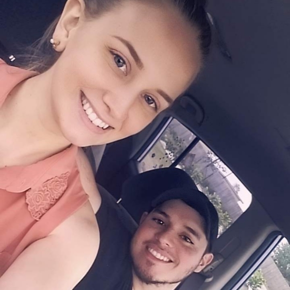 Meet your Posher, Felicia - Picture 2 of 6